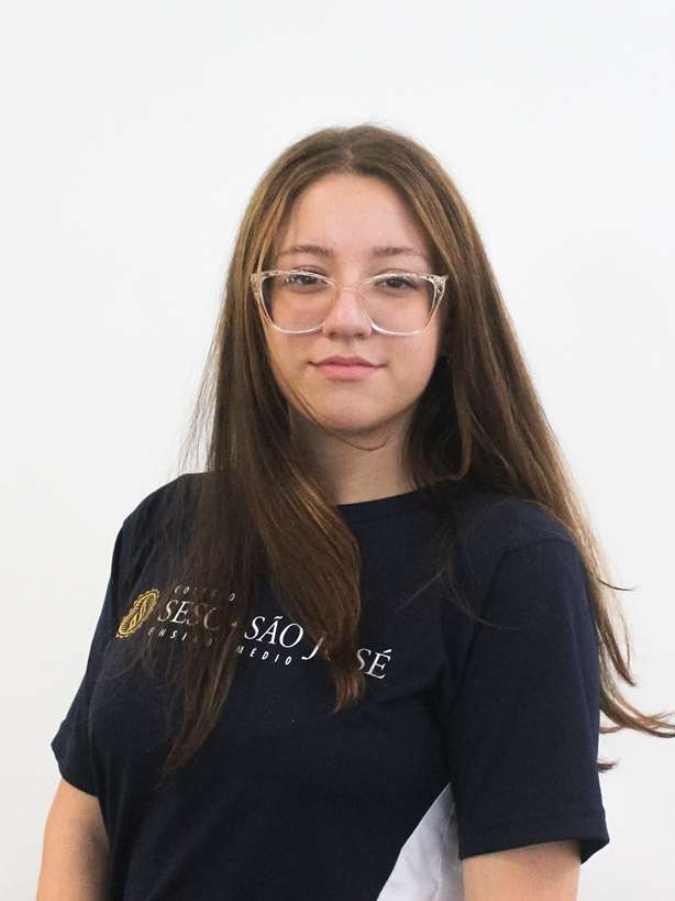 KIRA OLIVIA MENEGUETTI KARPOVICZ